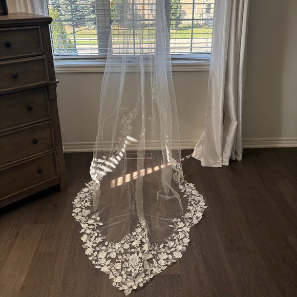 Ivory Beaded Wedding Veil - Picture 1 of 6